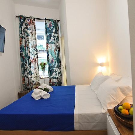 La Dimora Di Artemide B&B Napoli Bagian luar foto