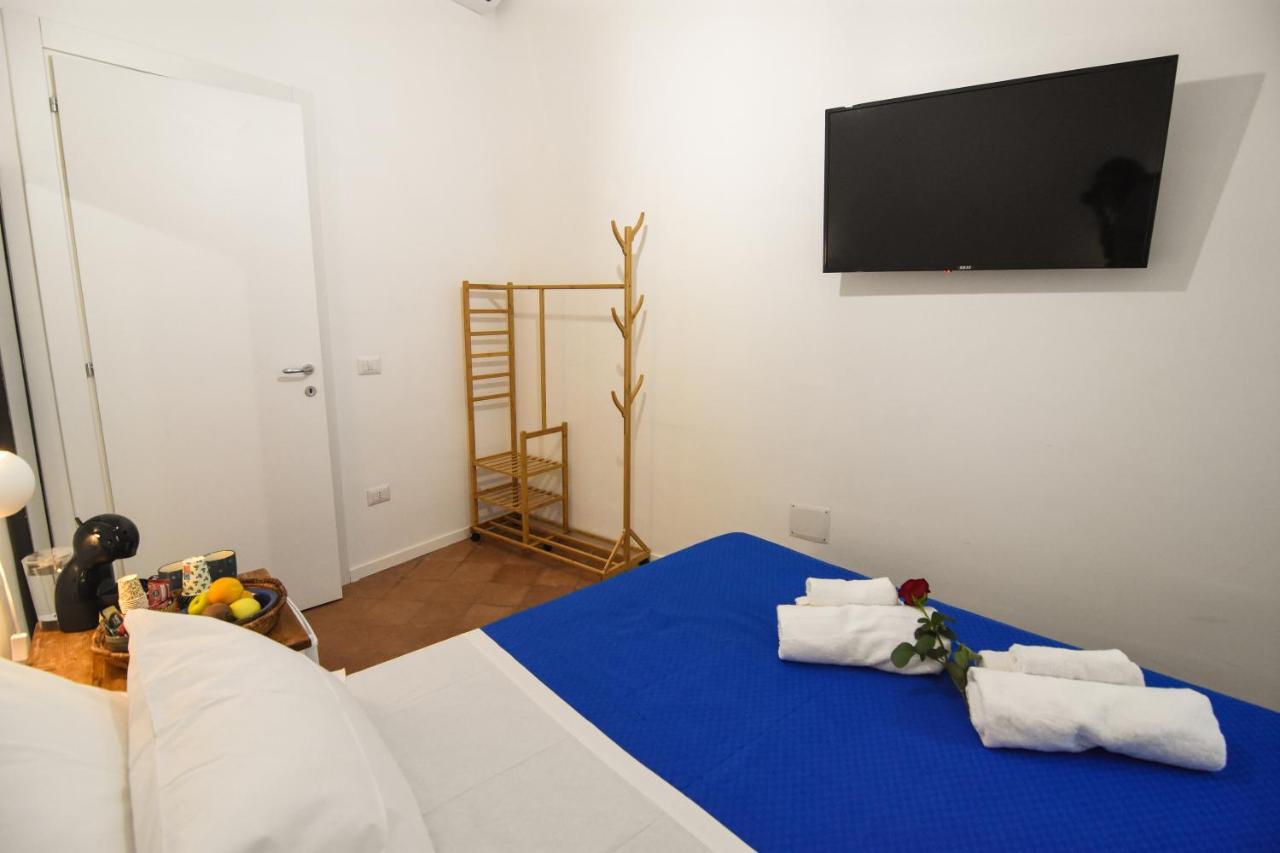 La Dimora Di Artemide B&B Napoli Bagian luar foto