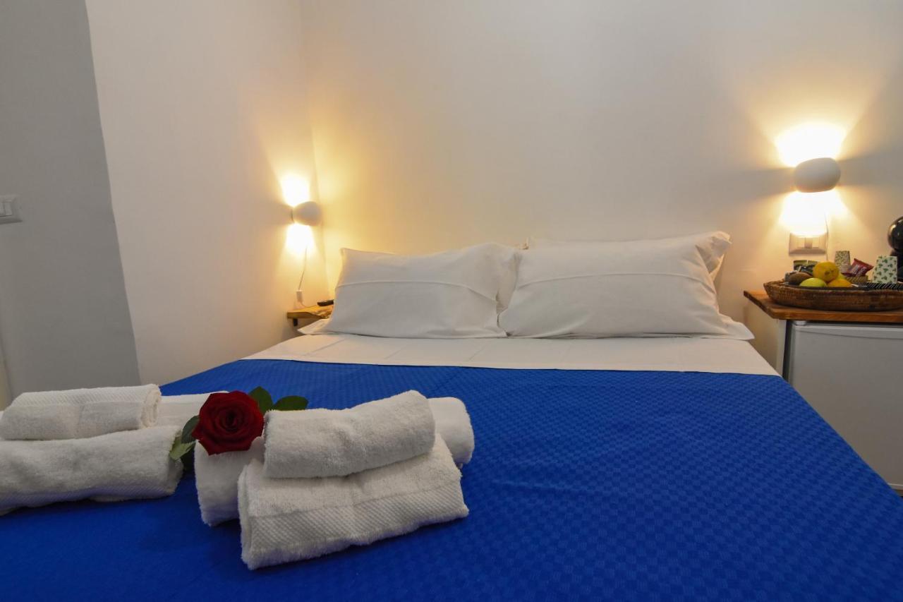La Dimora Di Artemide B&B Napoli Bagian luar foto