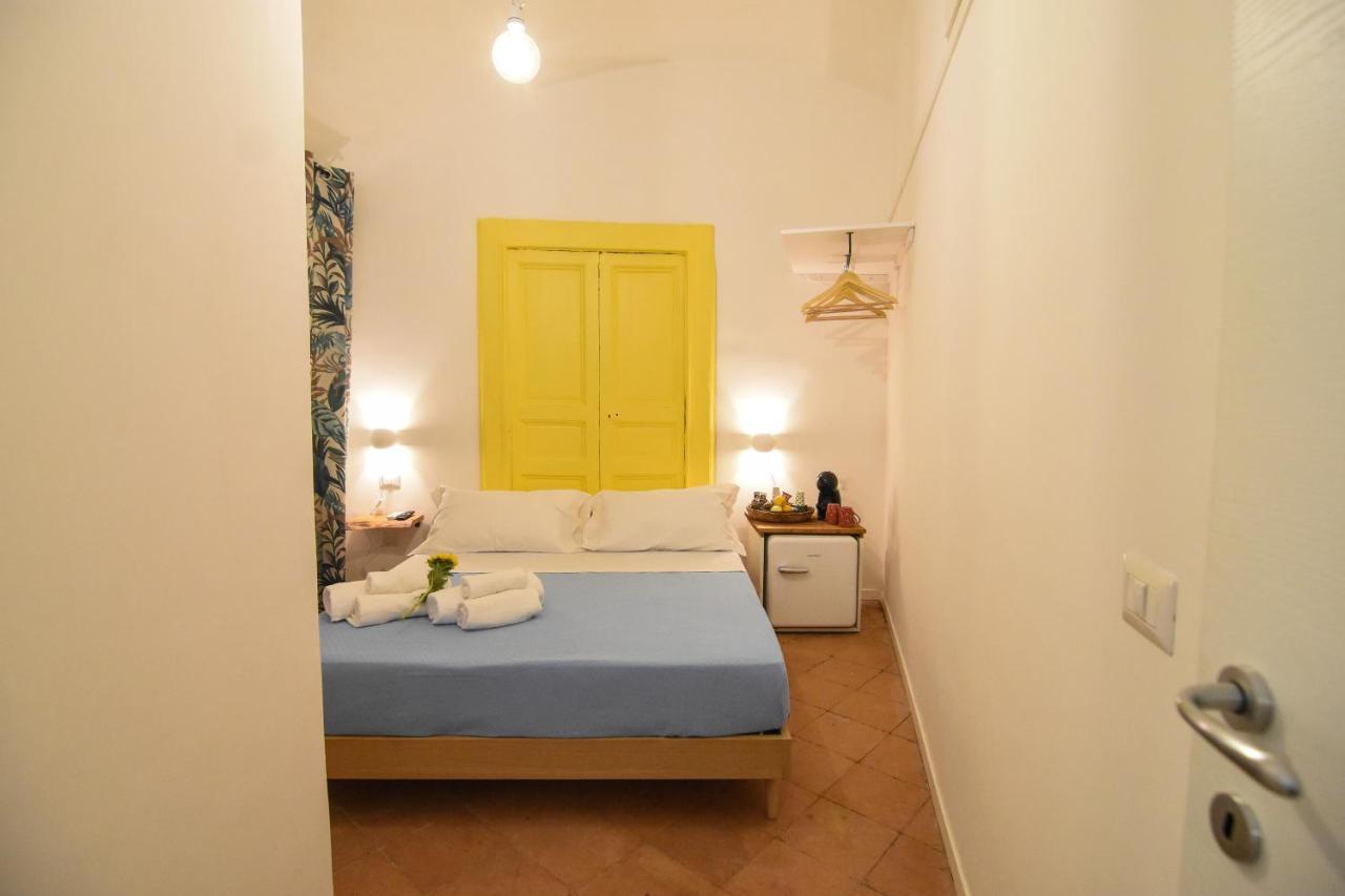 La Dimora Di Artemide B&B Napoli Bagian luar foto