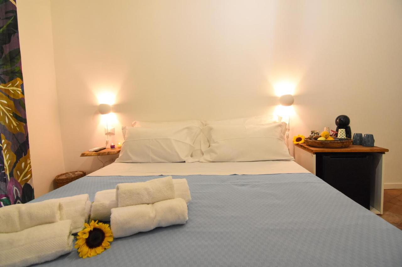 La Dimora Di Artemide B&B Napoli Bagian luar foto