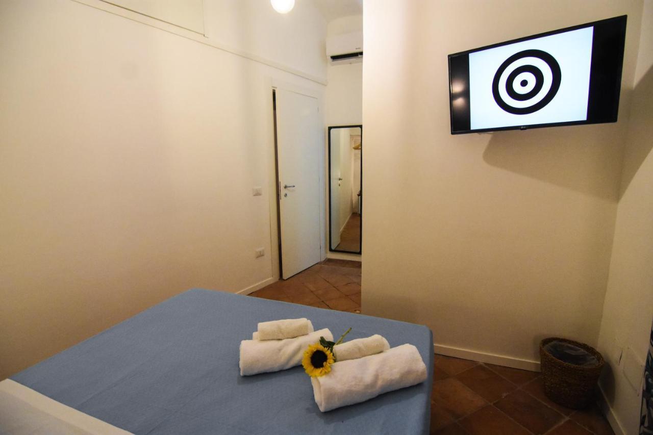 La Dimora Di Artemide B&B Napoli Bagian luar foto