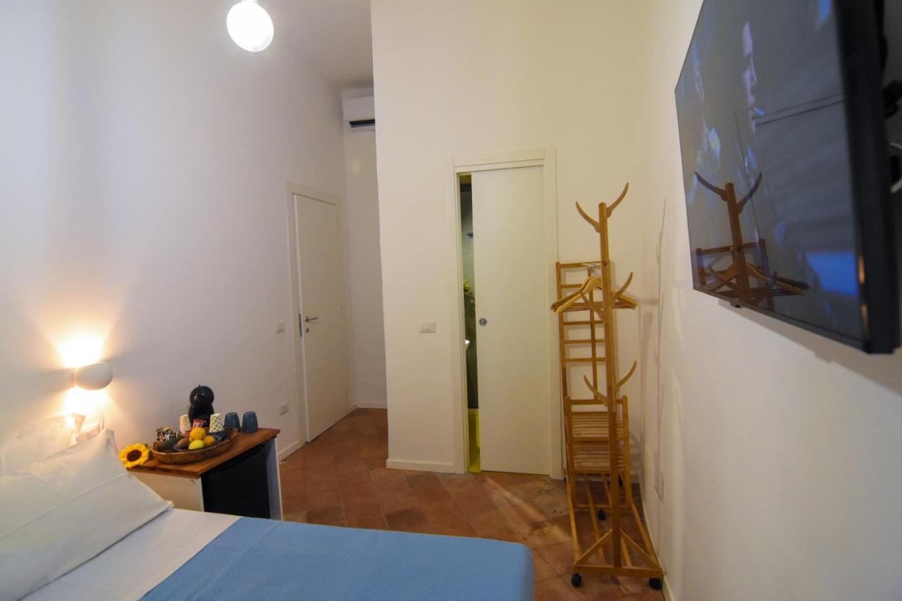 La Dimora Di Artemide B&B Napoli Bagian luar foto