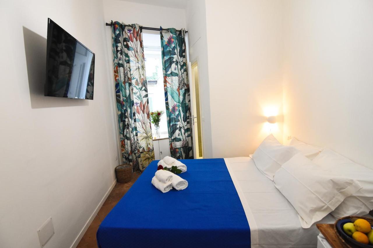La Dimora Di Artemide B&B Napoli Bagian luar foto