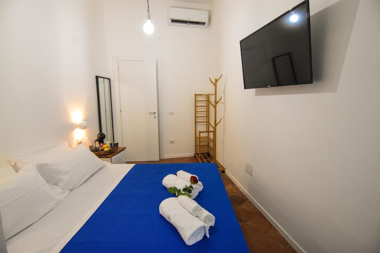 La Dimora Di Artemide B&B Napoli Bagian luar foto